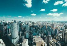 On What Parameters Smart Cities In Brazil Are Selected?